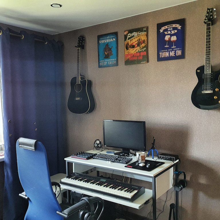 Ищу вокалиста из Екатеринбурга)