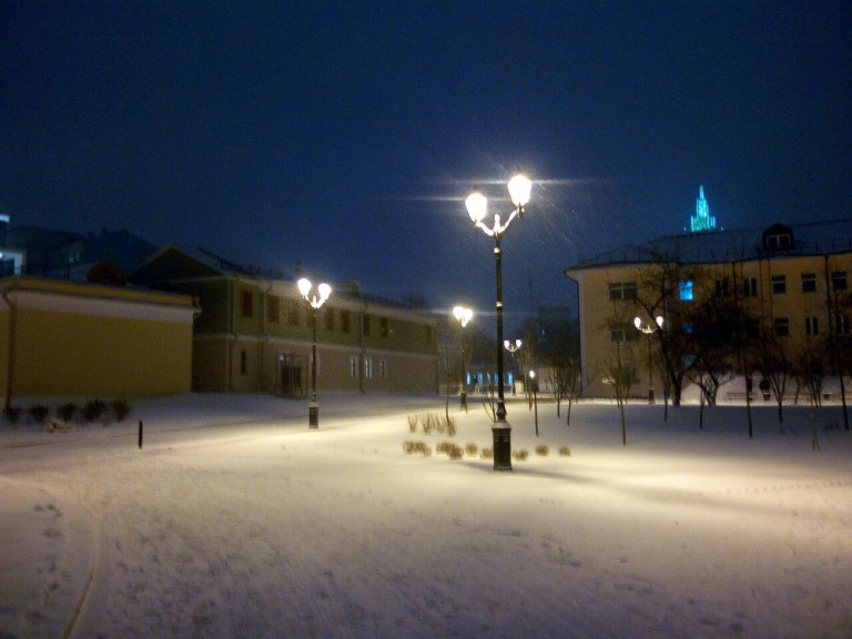 Кружи метель меня