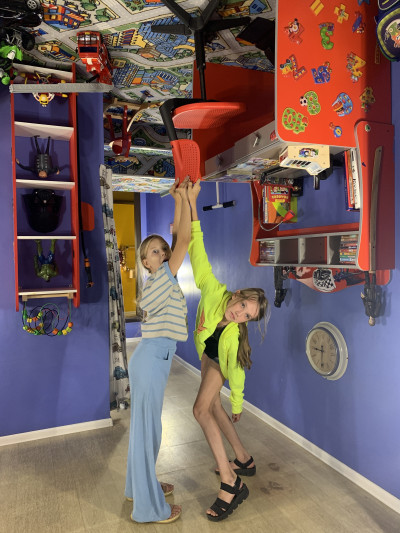 Розовый единорог