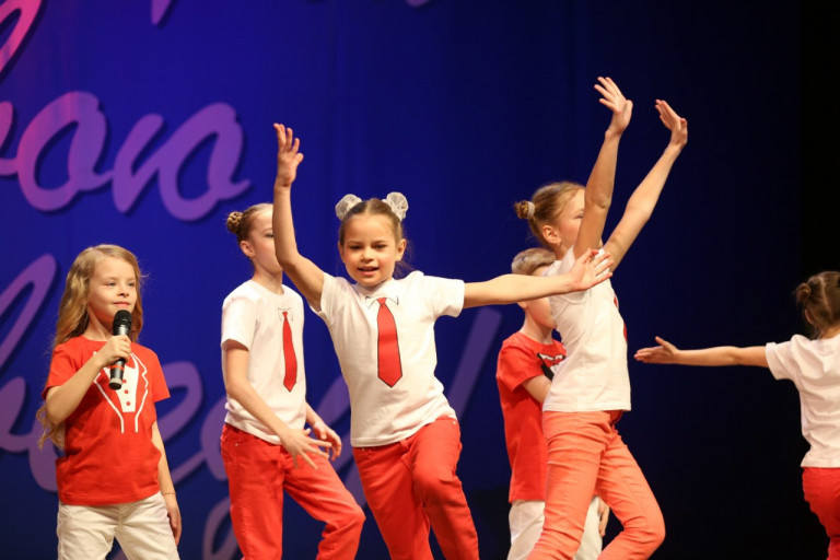 Добрый человек (авт. А.Жаркова, исп. ДЭС "Салют")