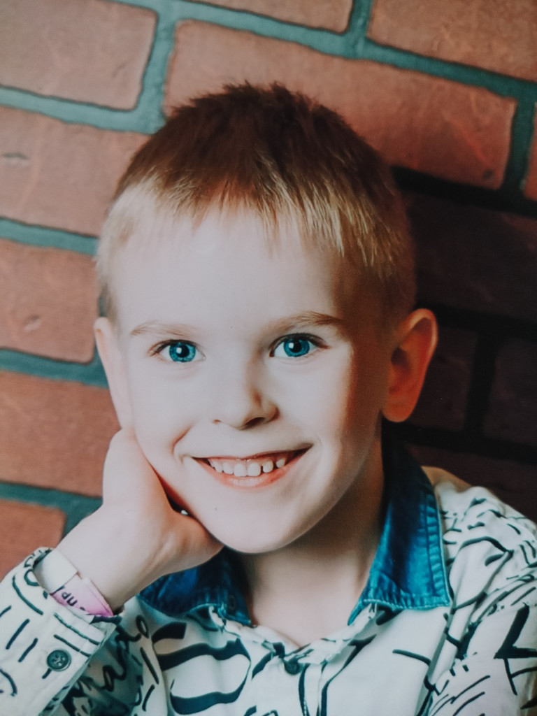 Кутинов Семëн. 8 лет. "Луч солнца золотого."