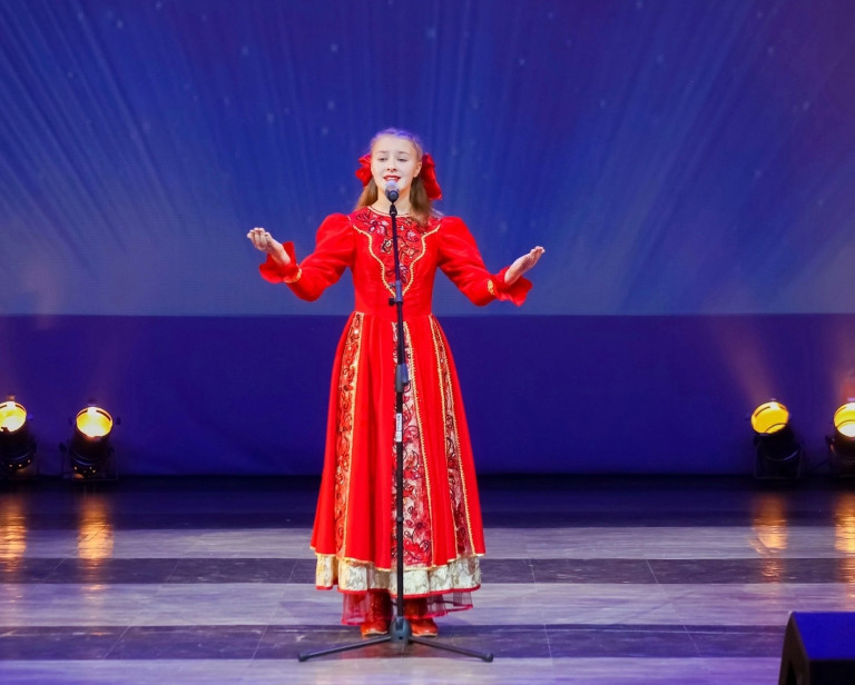 Калерия Логвиненко "Я лечу над Россией"