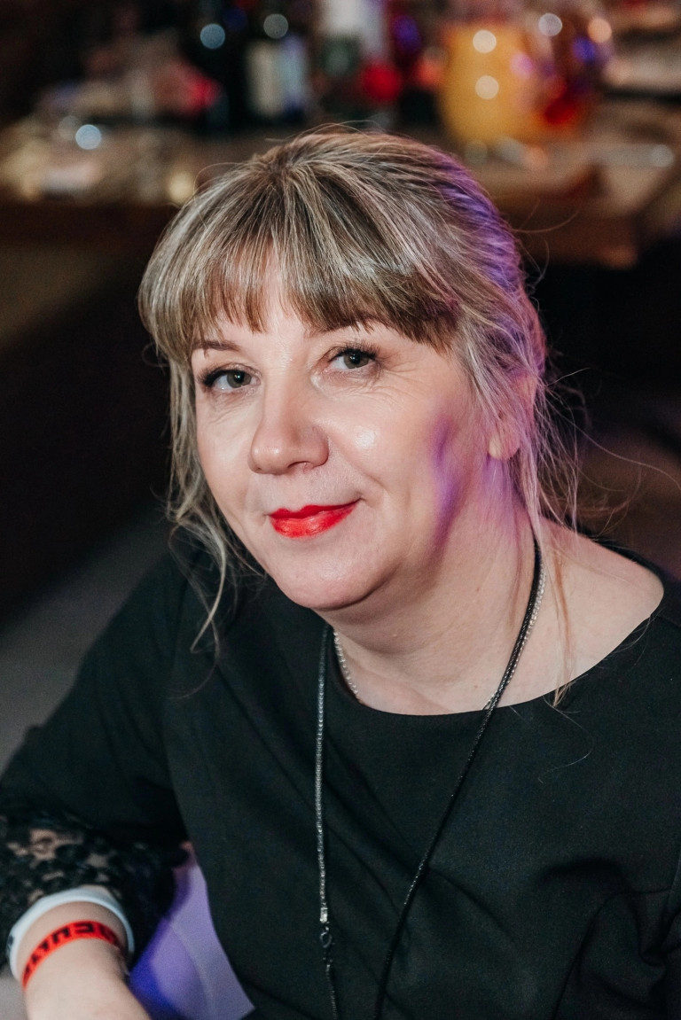 песня "Доченька" исполняет Ольга Харитонова