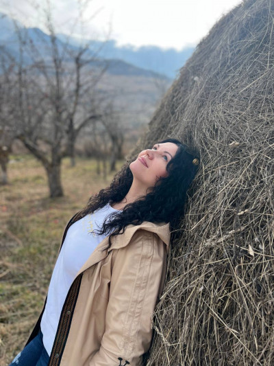 НАМ МИРА МАЛО