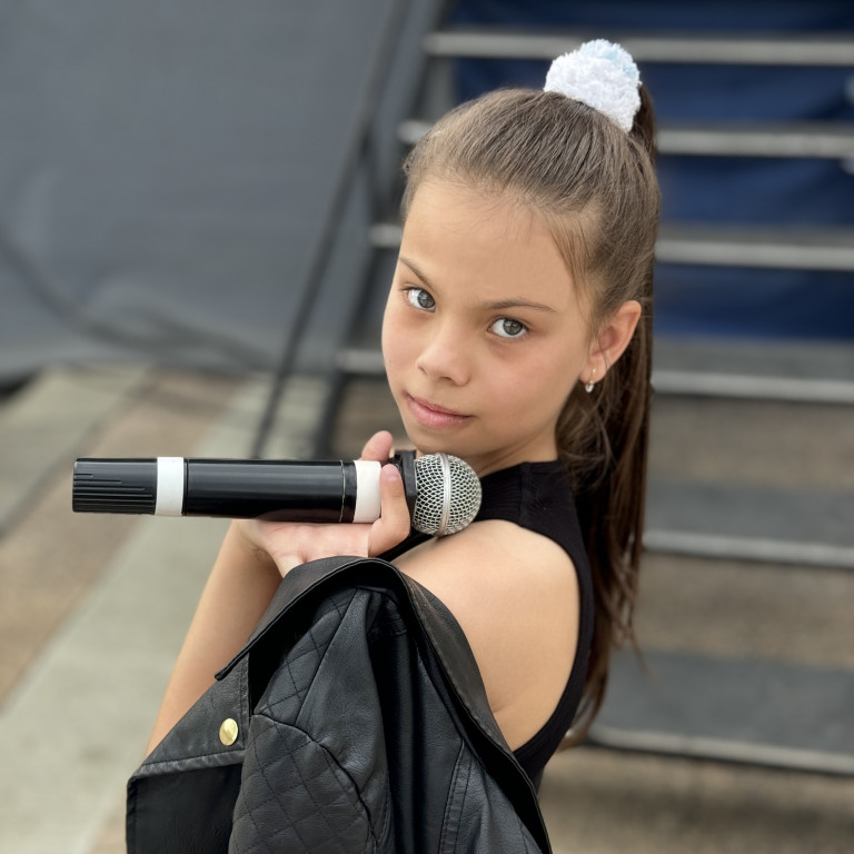 Послушай, мир