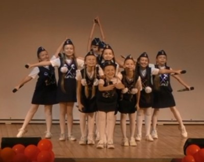 "Играют мальчики"