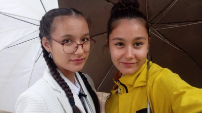 Песня в дуэте с сестрой