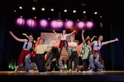 Из-за горочки Туманик выходил