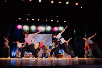 Из-за горочки Туманик выходил