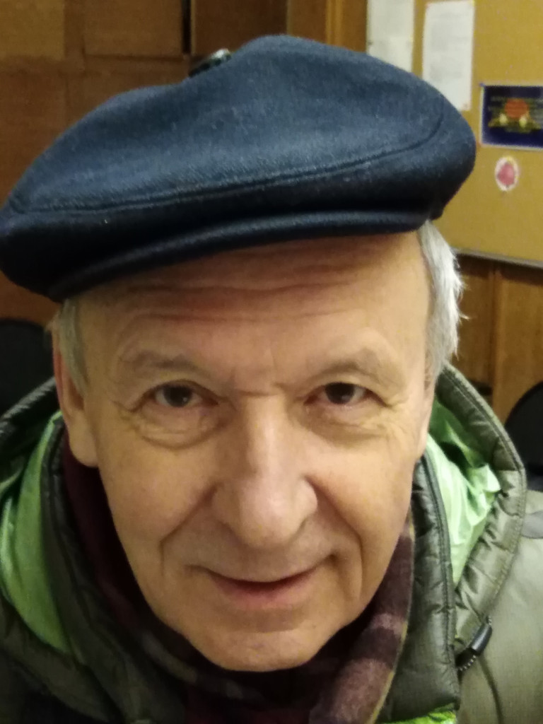 Текст песни "Плывут хороводы берез"